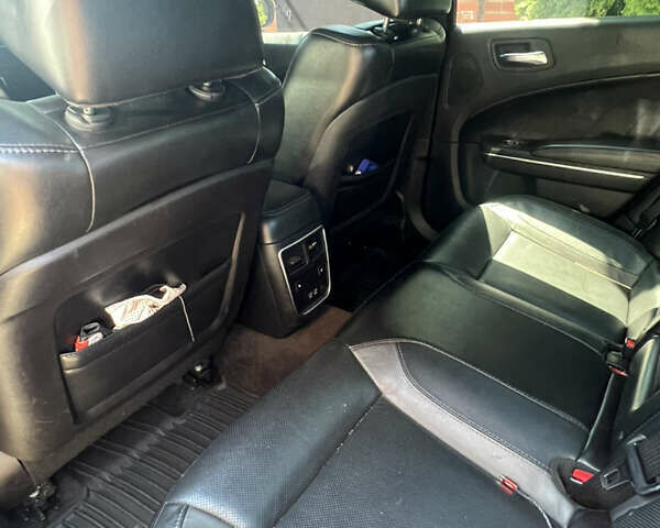 Черный Додж Чарджер, объемом двигателя 3.6 л и пробегом 180 тыс. км за 17000 $, фото 9 на Automoto.ua