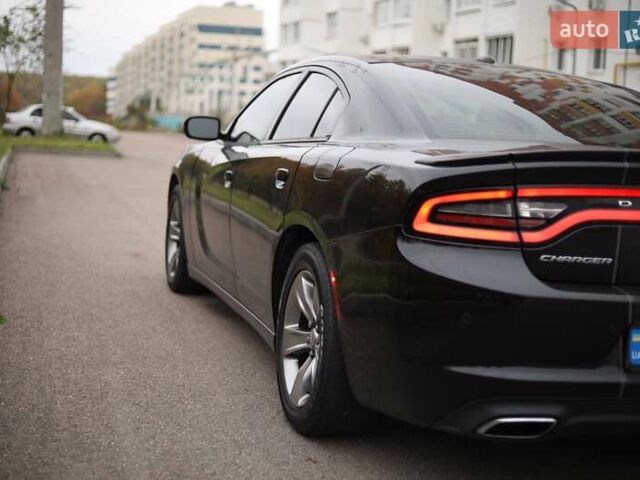 Черный Додж Чарджер, объемом двигателя 3.6 л и пробегом 161 тыс. км за 16300 $, фото 7 на Automoto.ua