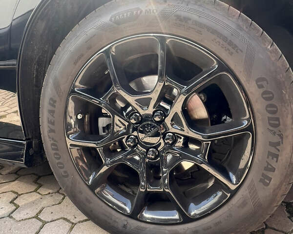 Черный Додж Чарджер, объемом двигателя 3.6 л и пробегом 180 тыс. км за 17000 $, фото 10 на Automoto.ua