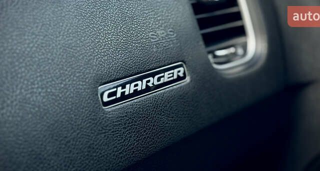 Черный Додж Чарджер, объемом двигателя 3.6 л и пробегом 208 тыс. км за 18300 $, фото 16 на Automoto.ua