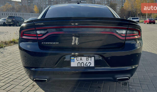 Черный Додж Чарджер, объемом двигателя 3.6 л и пробегом 208 тыс. км за 18300 $, фото 4 на Automoto.ua