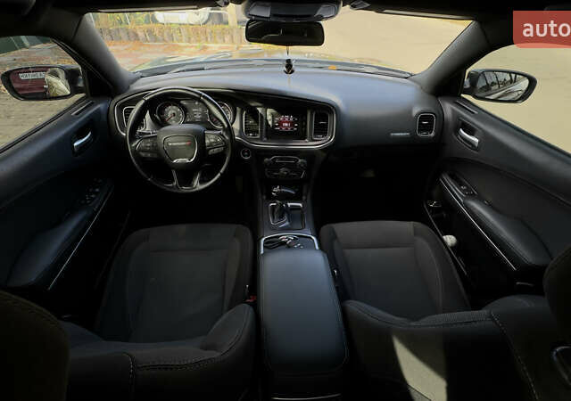 Черный Додж Чарджер, объемом двигателя 3.6 л и пробегом 208 тыс. км за 18300 $, фото 11 на Automoto.ua