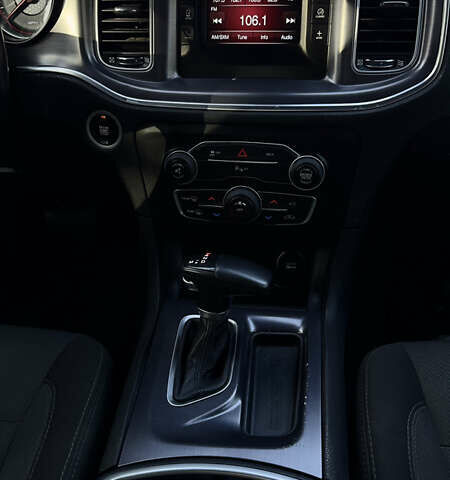 Черный Додж Чарджер, объемом двигателя 3.6 л и пробегом 208 тыс. км за 18300 $, фото 18 на Automoto.ua