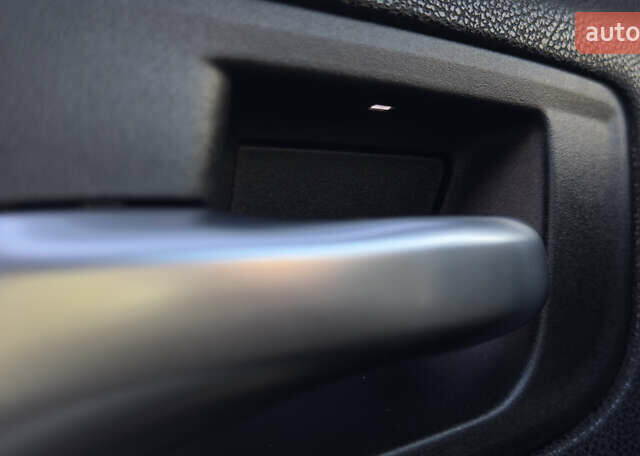 Черный Додж Чарджер, объемом двигателя 3.6 л и пробегом 208 тыс. км за 18300 $, фото 21 на Automoto.ua