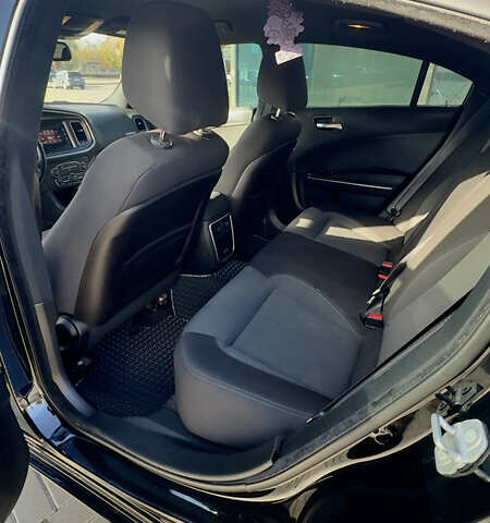 Черный Додж Чарджер, объемом двигателя 3.6 л и пробегом 208 тыс. км за 18300 $, фото 8 на Automoto.ua