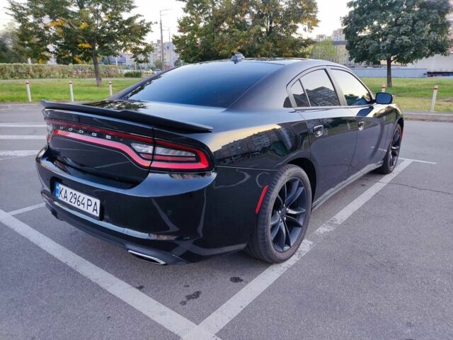 Чорний Додж Charger, об'ємом двигуна 3.6 л та пробігом 148 тис. км за 509 $, фото 2 на Automoto.ua