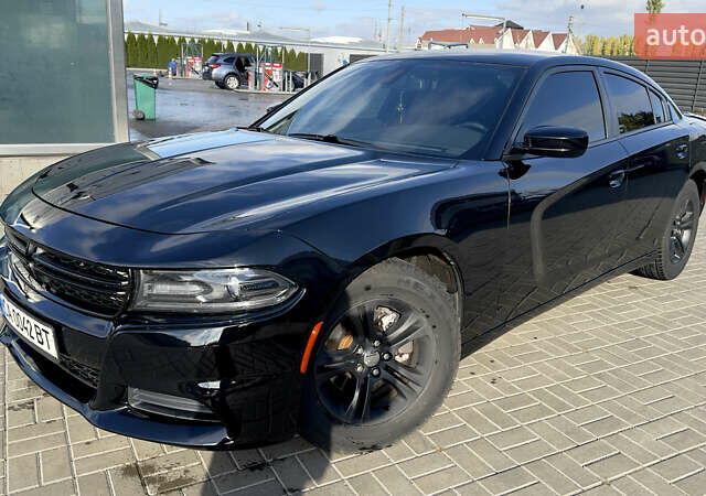 Черный Додж Чарджер, объемом двигателя 3.6 л и пробегом 208 тыс. км за 18300 $, фото 2 на Automoto.ua