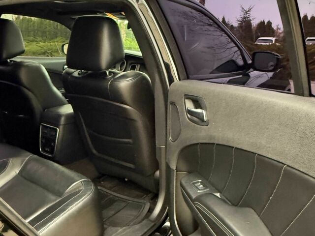 Черный Додж Чарджер, объемом двигателя 3.6 л и пробегом 128 тыс. км за 19000 $, фото 12 на Automoto.ua