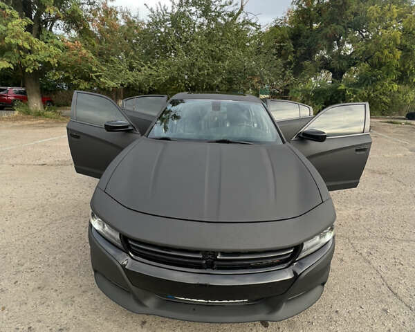 Чорний Додж Charger, об'ємом двигуна 3.6 л та пробігом 130 тис. км за 19500 $, фото 1 на Automoto.ua