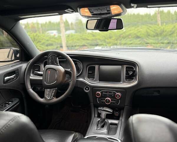 Черный Додж Чарджер, объемом двигателя 3.6 л и пробегом 128 тыс. км за 19000 $, фото 16 на Automoto.ua