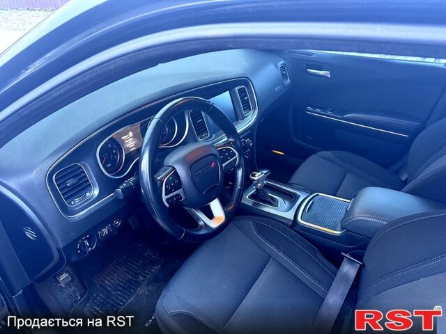 Чорний Додж Charger, об'ємом двигуна 3.6 л та пробігом 141 тис. км за 23300 $, фото 9 на Automoto.ua