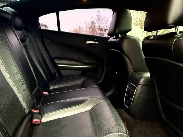 Черный Додж Чарджер, объемом двигателя 3.6 л и пробегом 128 тыс. км за 19000 $, фото 11 на Automoto.ua