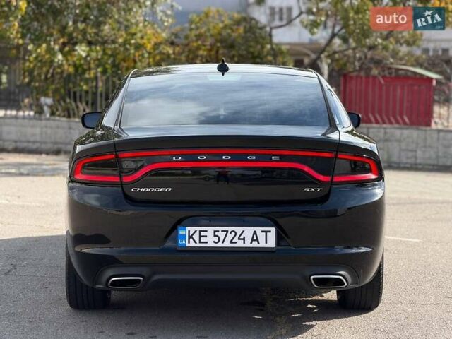 Черный Додж Чарджер, объемом двигателя 3.6 л и пробегом 140 тыс. км за 21500 $, фото 5 на Automoto.ua