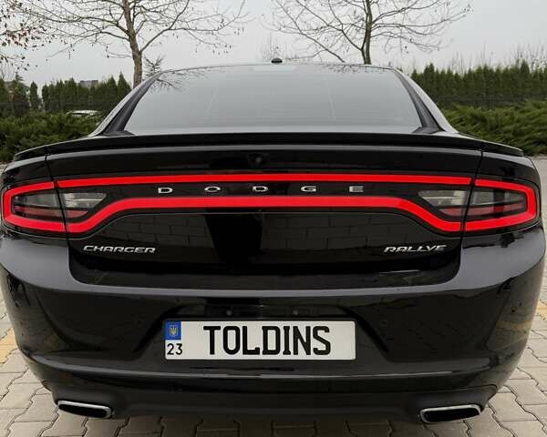 Черный Додж Чарджер, объемом двигателя 3.6 л и пробегом 128 тыс. км за 19000 $, фото 8 на Automoto.ua