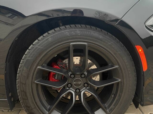 Черный Додж Чарджер, объемом двигателя 3.6 л и пробегом 128 тыс. км за 19000 $, фото 5 на Automoto.ua