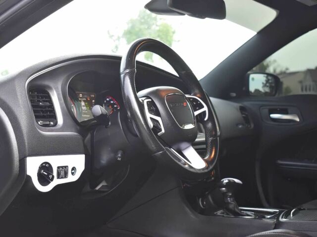 Додж Чарджер 2018 в Кривом Роге на Automoto.ua Черный Додж Чарджер, объемом двигателя 5.7 л и пробегом 47 тыс. км за 13300 $, фото 5 на Automoto.ua