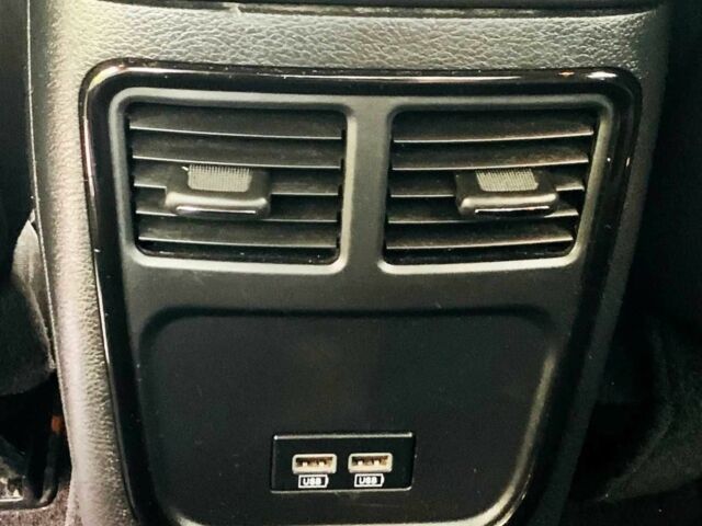 Чорний Додж Charger, об'ємом двигуна 3.6 л та пробігом 90 тис. км за 296 $, фото 11 на Automoto.ua