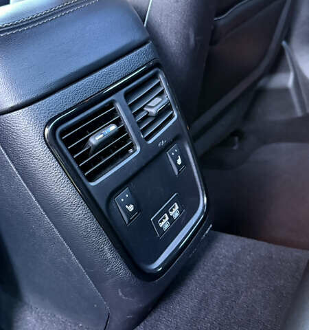 Черный Додж Чарджер, объемом двигателя 5.7 л и пробегом 60 тыс. км за 29999 $, фото 22 на Automoto.ua