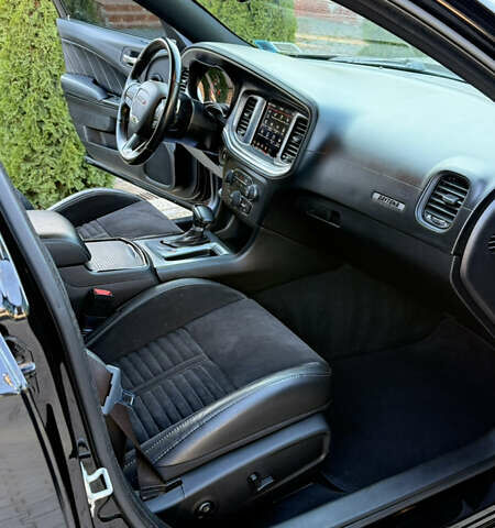 Черный Додж Чарджер, объемом двигателя 5.7 л и пробегом 60 тыс. км за 29999 $, фото 7 на Automoto.ua