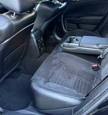 Черный Додж Чарджер, объемом двигателя 5.7 л и пробегом 60 тыс. км за 29999 $, фото 19 на Automoto.ua