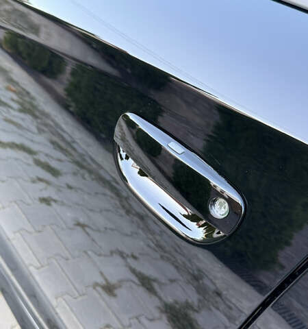 Черный Додж Чарджер, объемом двигателя 5.7 л и пробегом 60 тыс. км за 29999 $, фото 16 на Automoto.ua