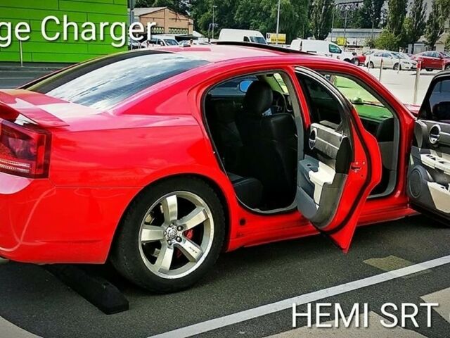 Червоний Додж Charger, об'ємом двигуна 6.1 л та пробігом 175 тис. км за 16000 $, фото 4 на Automoto.ua