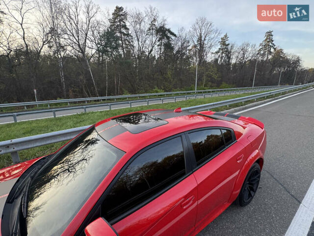 Червоний Додж Charger, об'ємом двигуна 6.4 л та пробігом 98 тис. км за 33000 $, фото 5 на Automoto.ua