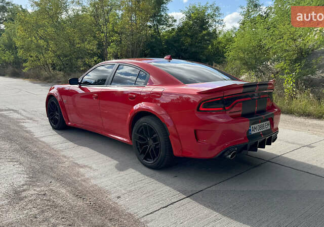 Червоний Додж Charger, об'ємом двигуна 6.4 л та пробігом 96 тис. км за 31500 $, фото 11 на Automoto.ua