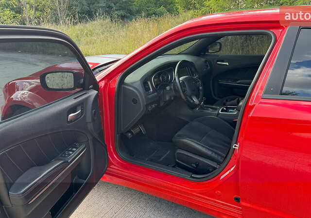 Червоний Додж Charger, об'ємом двигуна 6.4 л та пробігом 96 тис. км за 31500 $, фото 15 на Automoto.ua