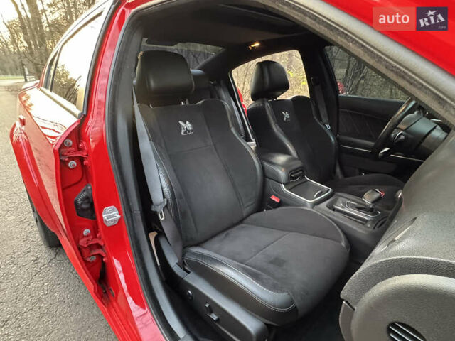 Червоний Додж Charger, об'ємом двигуна 6.4 л та пробігом 98 тис. км за 33000 $, фото 18 на Automoto.ua