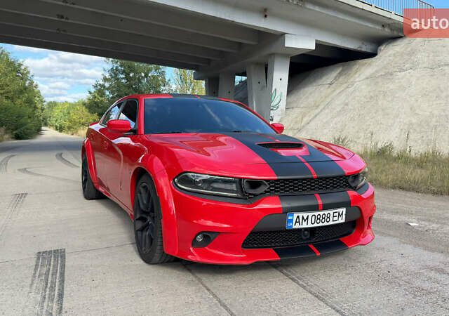 Червоний Додж Charger, об'ємом двигуна 6.4 л та пробігом 96 тис. км за 31500 $, фото 4 на Automoto.ua