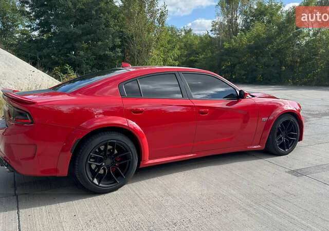 Червоний Додж Charger, об'ємом двигуна 6.4 л та пробігом 96 тис. км за 31500 $, фото 8 на Automoto.ua