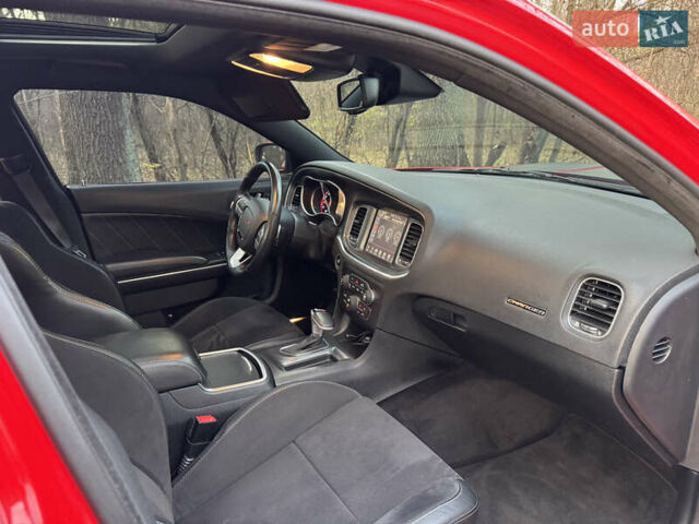 Червоний Додж Charger, об'ємом двигуна 6.4 л та пробігом 98 тис. км за 33000 $, фото 19 на Automoto.ua