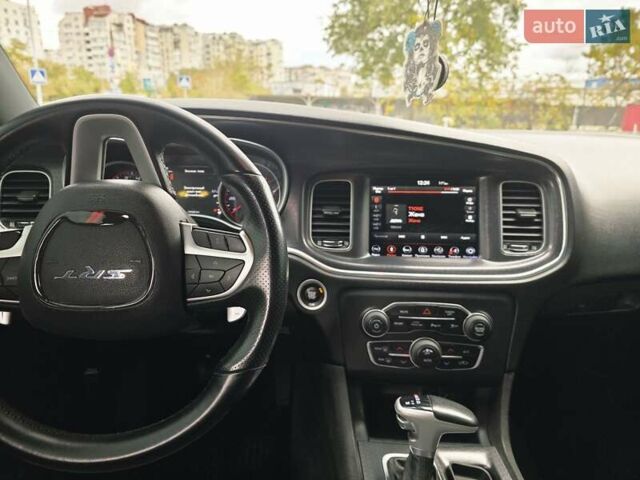 Додж Чарджер 2017 в Запорожье на Automoto.ua Красный Додж Чарджер, объемом двигателя 3.6 л и пробегом 110 тыс. км за 20500 $, фото 12 на Automoto.ua