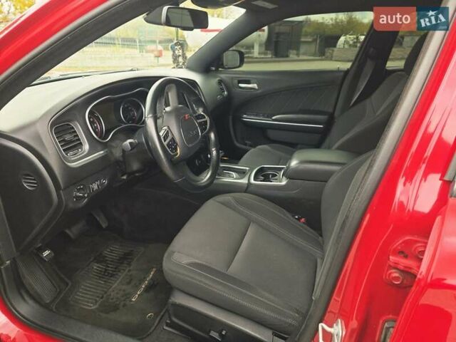 Додж Чарджер 2017 в Запорожье на Automoto.ua Красный Додж Чарджер, объемом двигателя 3.6 л и пробегом 110 тыс. км за 20500 $, фото 5 на Automoto.ua