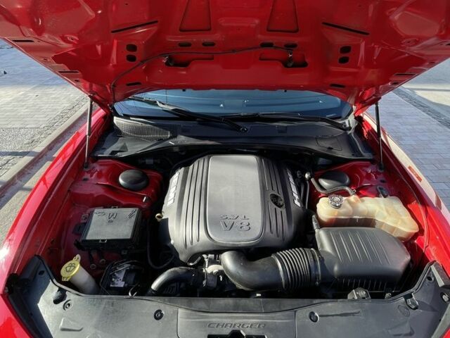 Красный Додж Чарджер, объемом двигателя 0.57 л и пробегом 132 тыс. км за 22000 $, фото 7 на Automoto.ua
