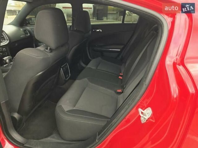 Додж Чарджер 2017 в Запорожье на Automoto.ua Красный Додж Чарджер, объемом двигателя 3.6 л и пробегом 110 тыс. км за 20500 $, фото 3 на Automoto.ua