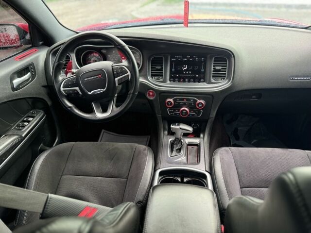 Красный Додж Чарджер, объемом двигателя 3.6 л и пробегом 144 тыс. км за 18500 $, фото 10 на Automoto.ua