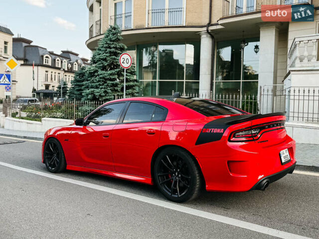 Красный Додж Чарджер, объемом двигателя 6.4 л и пробегом 76 тыс. км за 34900 $, фото 5 на Automoto.ua