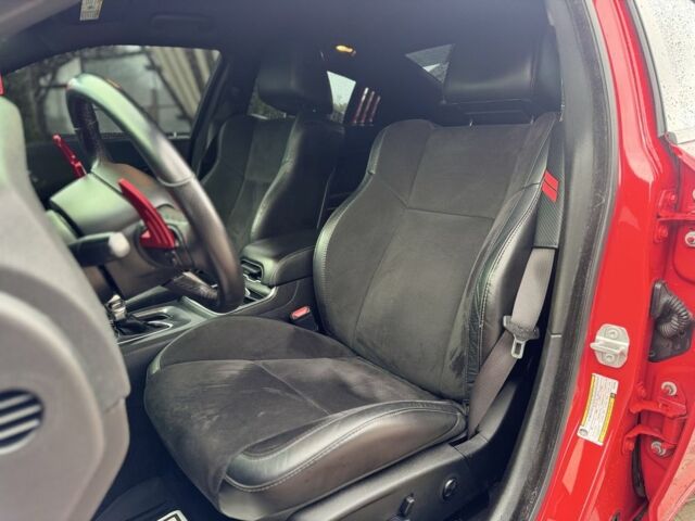 Красный Додж Чарджер, объемом двигателя 3.6 л и пробегом 144 тыс. км за 18500 $, фото 12 на Automoto.ua