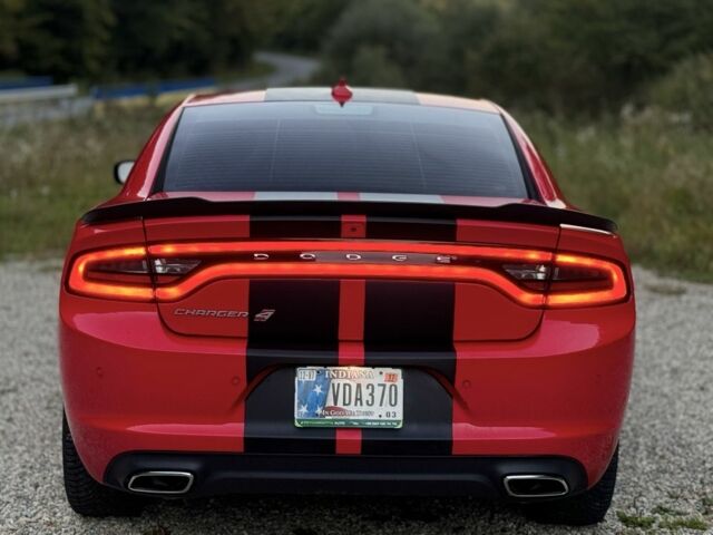 Красный Додж Чарджер, объемом двигателя 3.6 л и пробегом 144 тыс. км за 18500 $, фото 6 на Automoto.ua