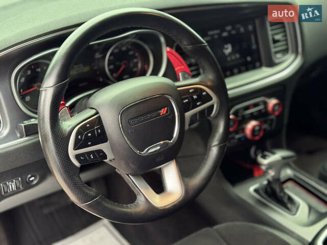 Додж Чарджер 2018 в Косове на Automoto.ua Красный Додж Чарджер, объемом двигателя 3.6 л и пробегом 145 тыс. км за 18500 $, фото 20 на Automoto.ua