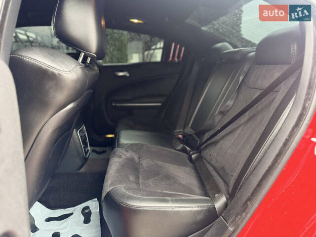 Додж Чарджер 2018 в Косове на Automoto.ua Красный Додж Чарджер, объемом двигателя 3.6 л и пробегом 145 тыс. км за 18500 $, фото 27 на Automoto.ua