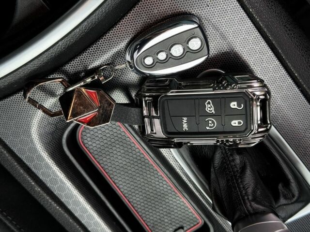 Красный Додж Чарджер, объемом двигателя 3.6 л и пробегом 144 тыс. км за 18500 $, фото 17 на Automoto.ua