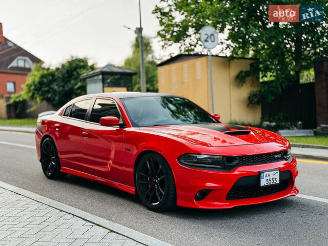 Красный Додж Чарджер, объемом двигателя 6.4 л и пробегом 76 тыс. км за 34900 $, фото 2 на Automoto.ua