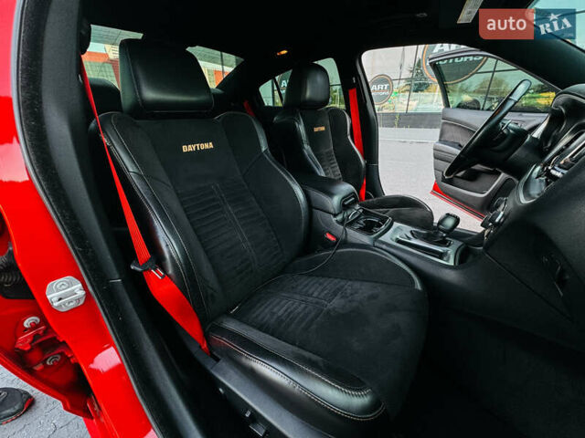 Красный Додж Чарджер, объемом двигателя 6.4 л и пробегом 76 тыс. км за 34900 $, фото 14 на Automoto.ua