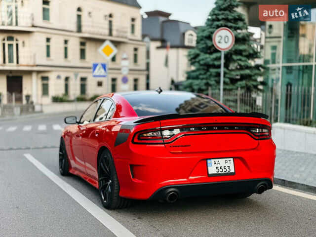 Красный Додж Чарджер, объемом двигателя 6.4 л и пробегом 76 тыс. км за 34900 $, фото 8 на Automoto.ua