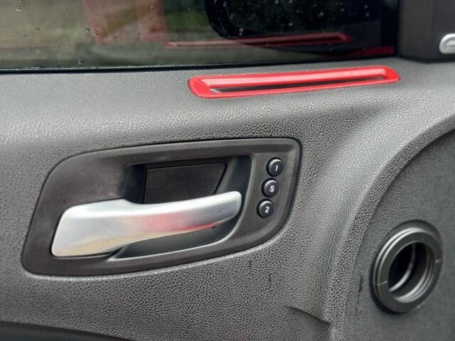 Красный Додж Чарджер, объемом двигателя 3.6 л и пробегом 144 тыс. км за 18500 $, фото 13 на Automoto.ua