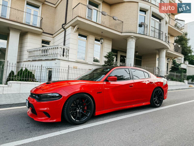 Красный Додж Чарджер, объемом двигателя 6.4 л и пробегом 76 тыс. км за 34900 $, фото 3 на Automoto.ua