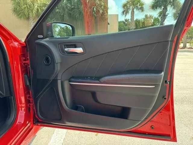 Червоний Додж Charger, об'ємом двигуна 3.6 л та пробігом 74 тис. км за 7000 $, фото 18 на Automoto.ua